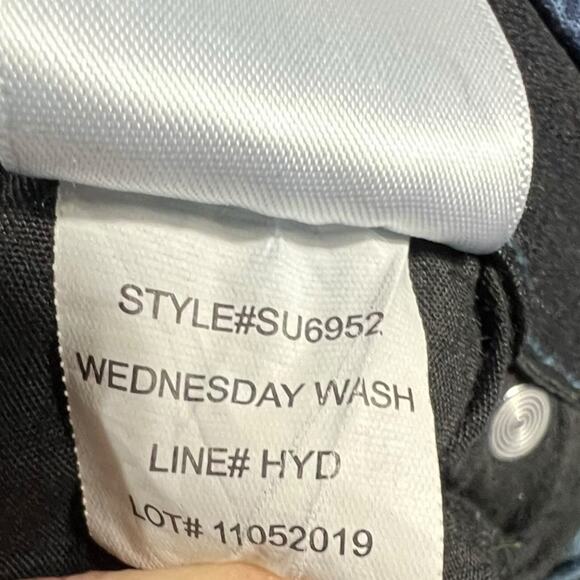 Denim Capris by Lincoln Outfitter, Size 8, Cotton-Polyester Blend Casual Comfort - Picture 8 of 16